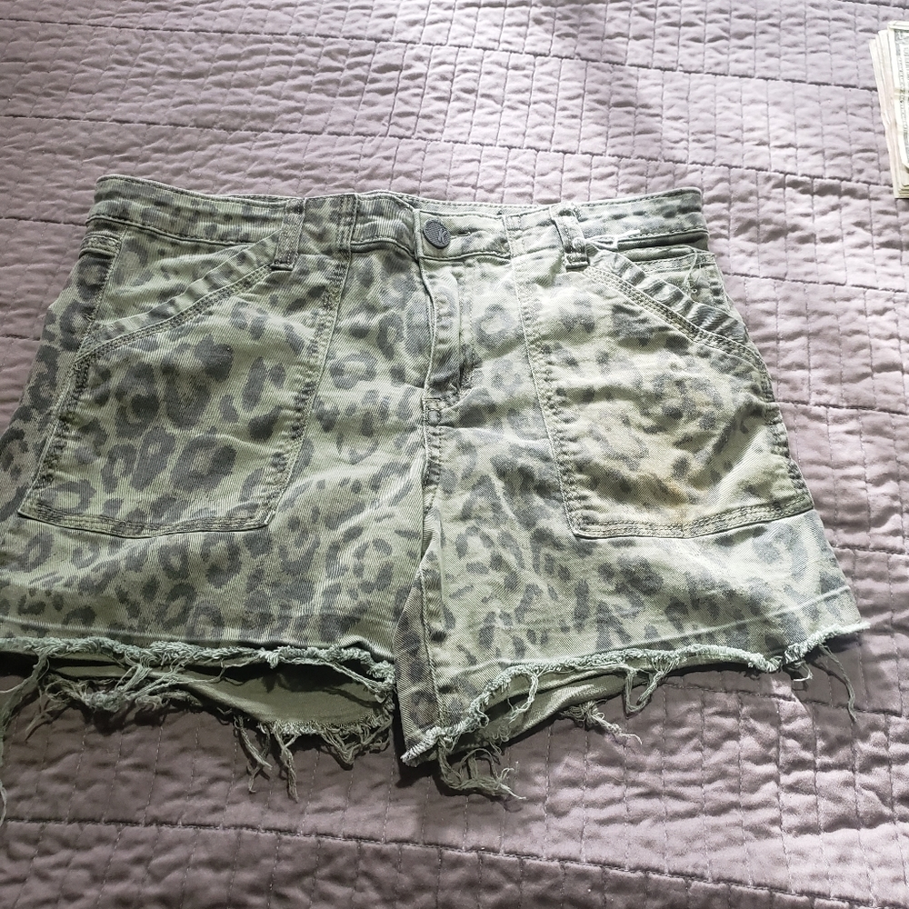 Two pair of cute ladies denim shorts size 8-PM1 - Picture 4 of 9